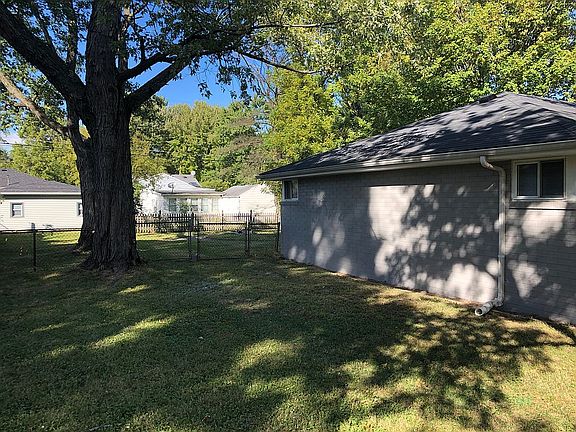 3rd image of 2408 E 8th St