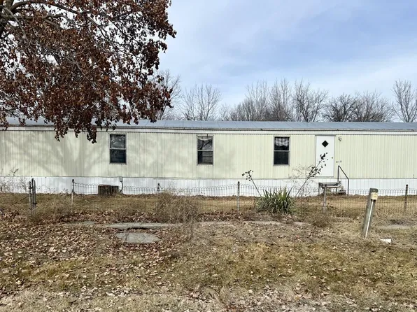 415 W Clark St, Davis City, IA 50065