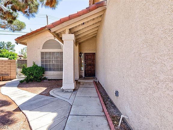 3rd image of 6783 Shelter Ln