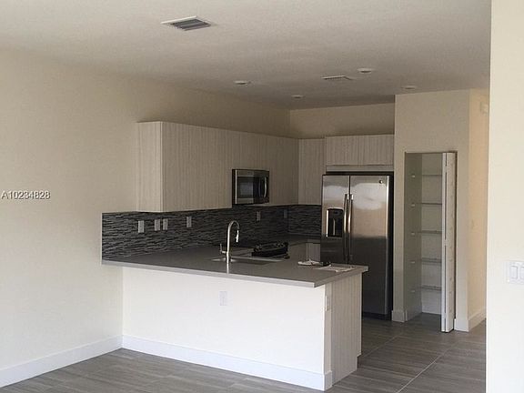 4th image of 8829 NW 103rd Pl