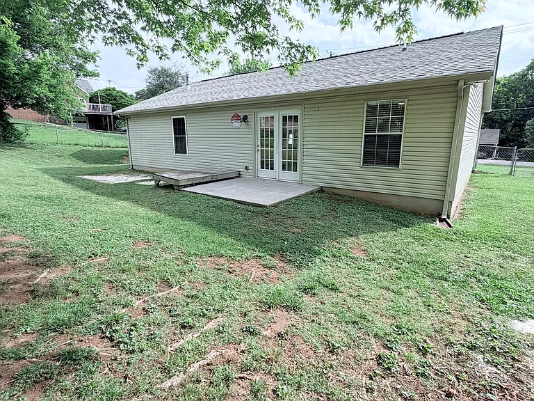 5223 Rockcrest Rd — Photo 2
