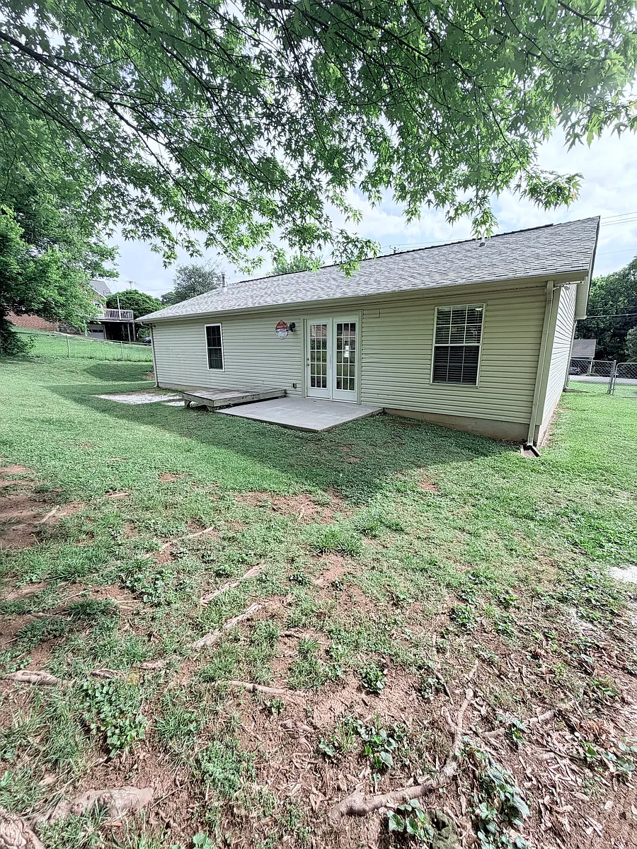 Building Photo - 5223 Rockcrest Rd