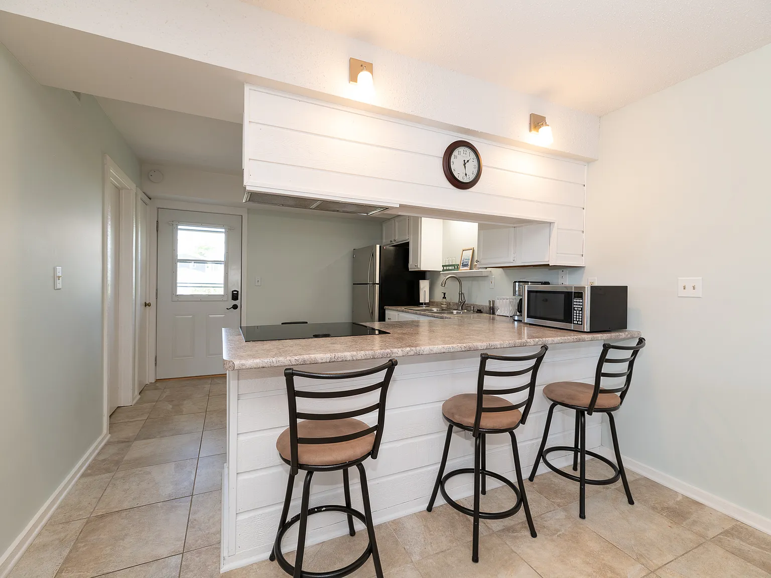 69 N Shore Dr — Photo 3