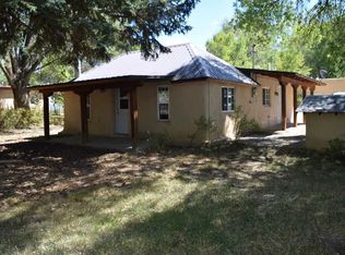 530 Conrad Ln, Taos, NM 87571