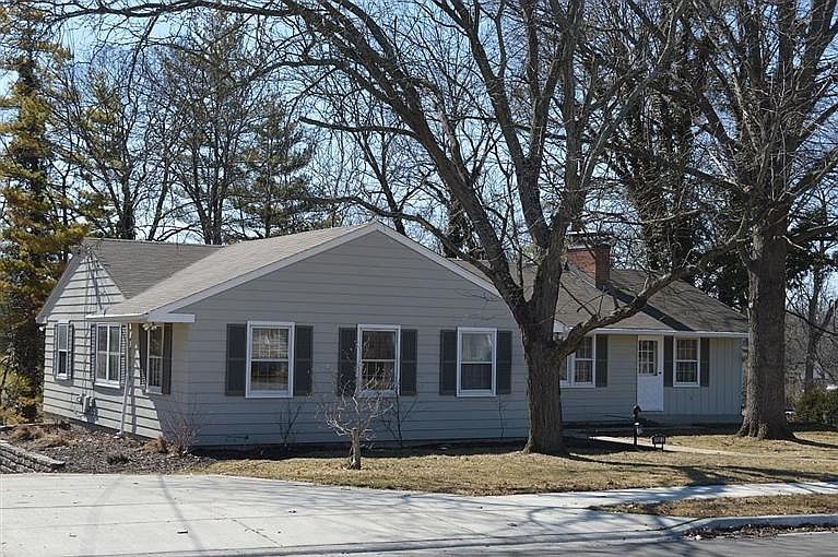 1st image of 1102 E Linden Ave