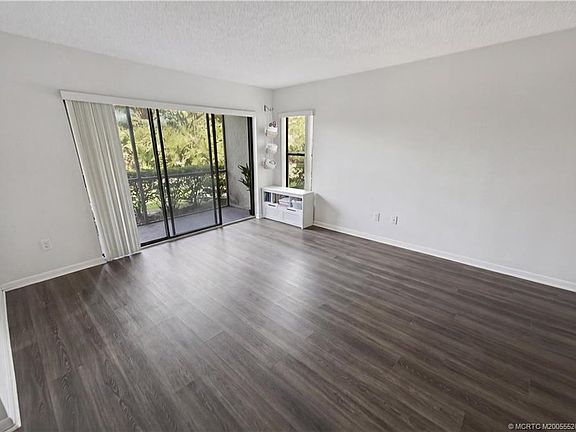 2nd image of 2702 SW Matheson Ave #113F