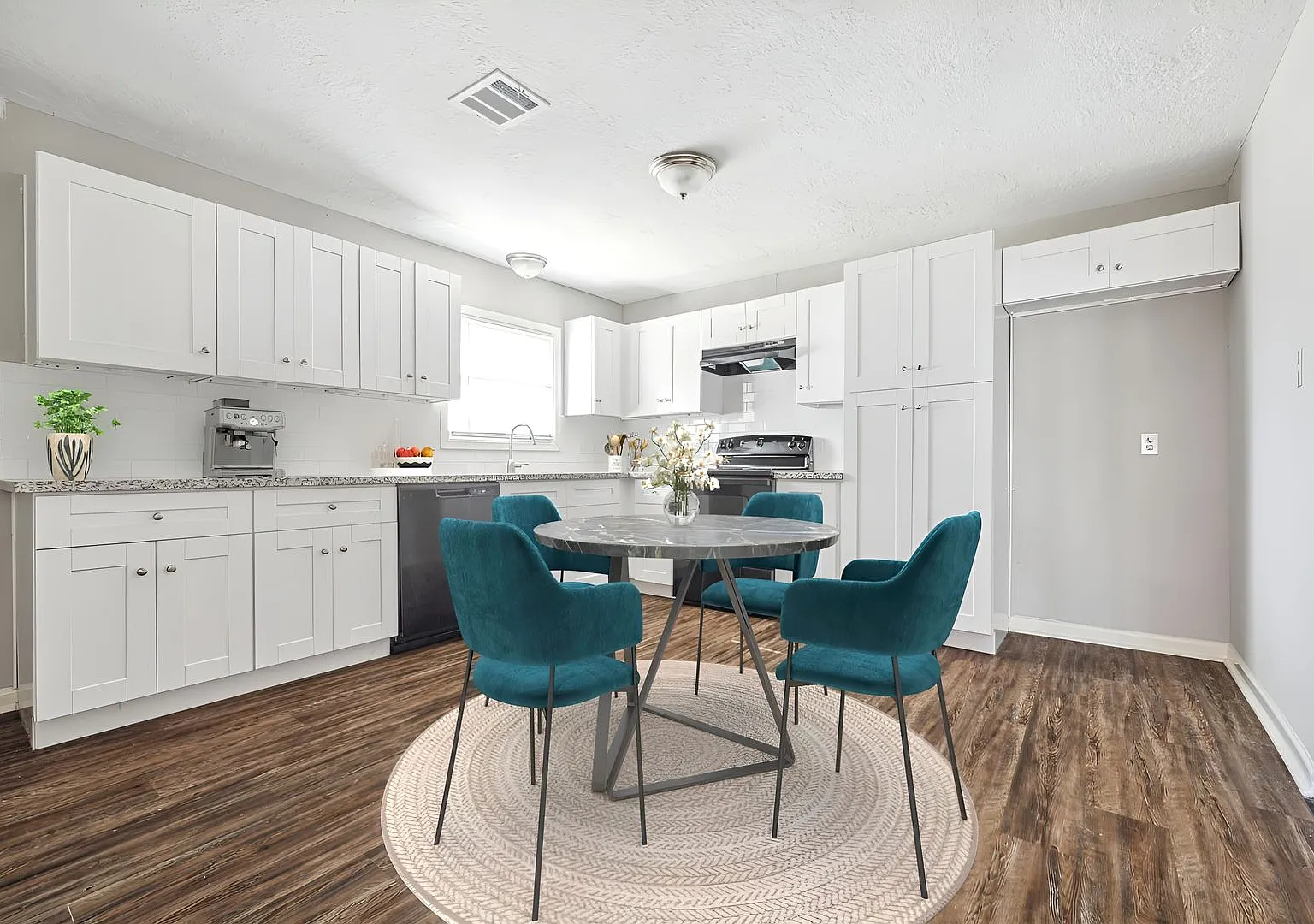 Pasadena Move-in Ready Home! — Photo 3