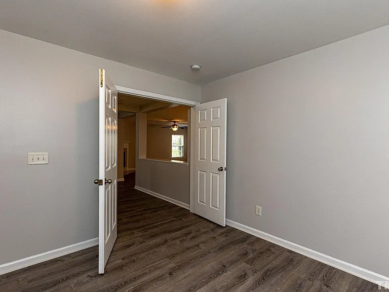 201 Northlands Dr — Photo 15