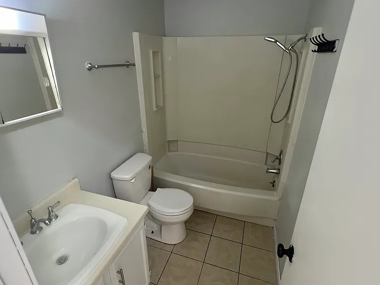 313 Titan Dr #B — Photo 8