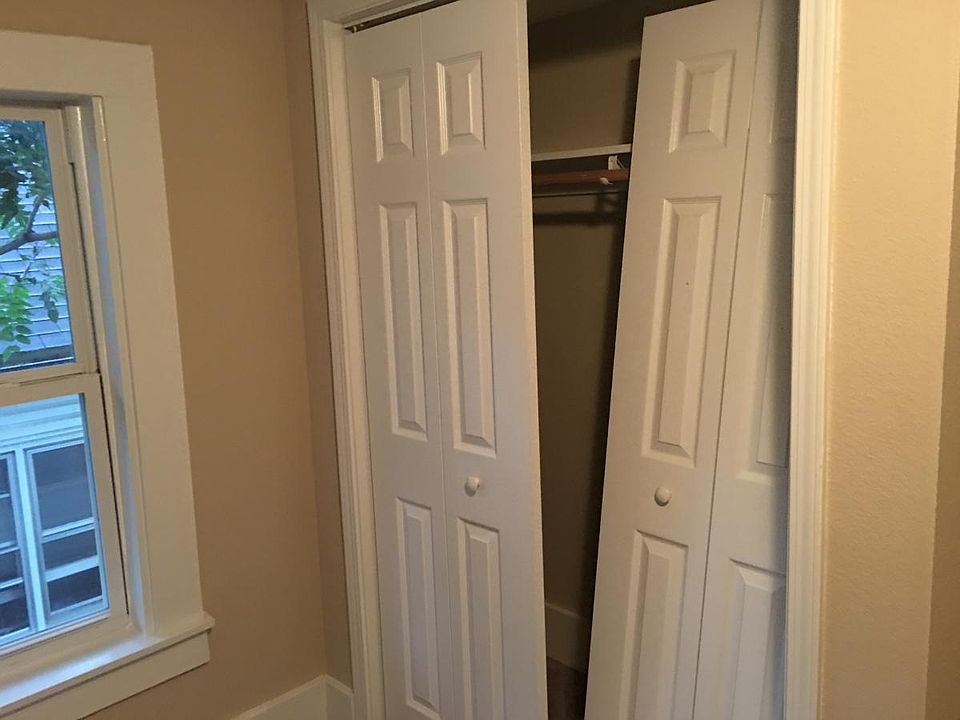 1st image of 409 N 10th St