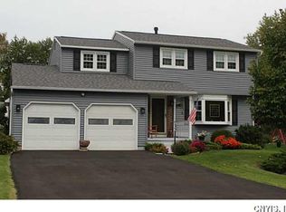 6157 Ridgecrest Dr, North Syracuse, NY 13212