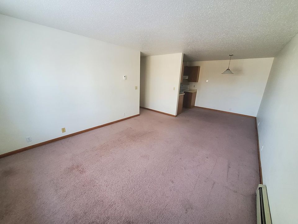 Greentree Square 1120 Barrette St Crookston MN Zillow