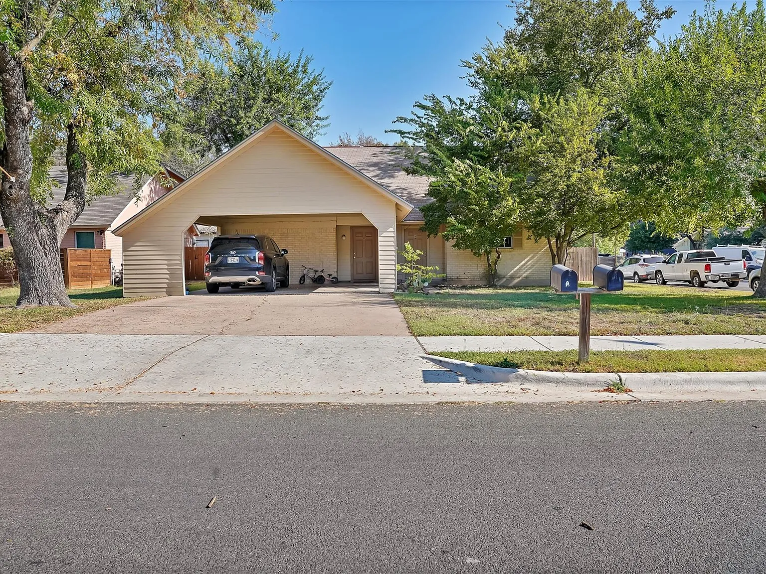 3 bed, 2.0 bath, 1181 sqft, $1,650 — Photo 1