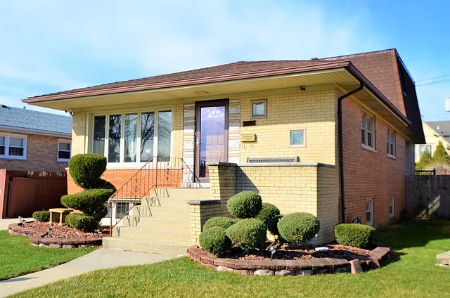 8204 Mason Ave photo 1