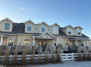 2132 Amber Ln, Fairfield, IA