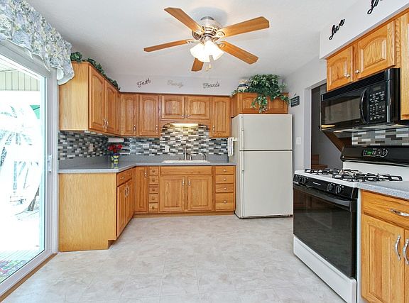 4th image of 53 Karen Dr
