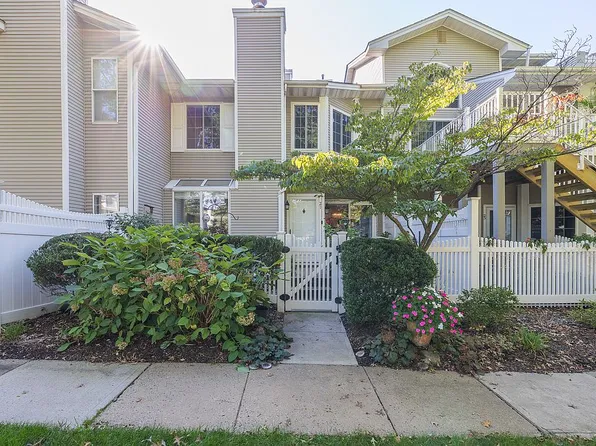 21 Crestmont Rd, Bedminster, NJ 07921