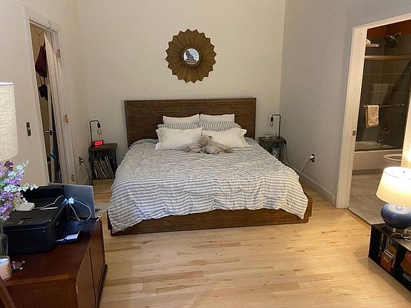 5th image of 2441 N Broadway Unit 211