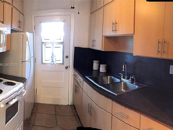 4th image of 1475 NE 125th Ter APT 510B