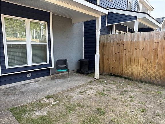 2nd image of 131 Kingspoint Blvd