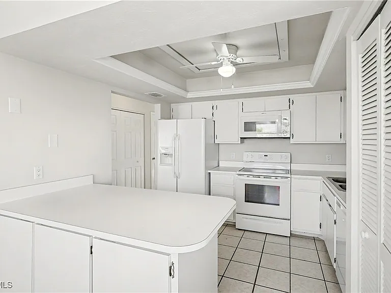 4528 SE 5th Pl #8 — Photo 12