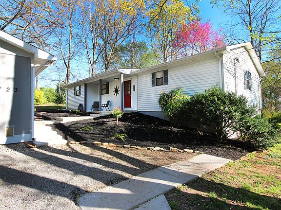3rd image of 723 Sundial Ln
