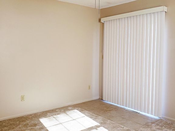 4th image of 317 SE Melody Ln #B