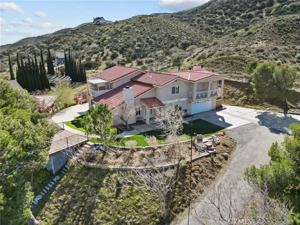 1138 Lakeview Dr, Palmdale, CA 93551