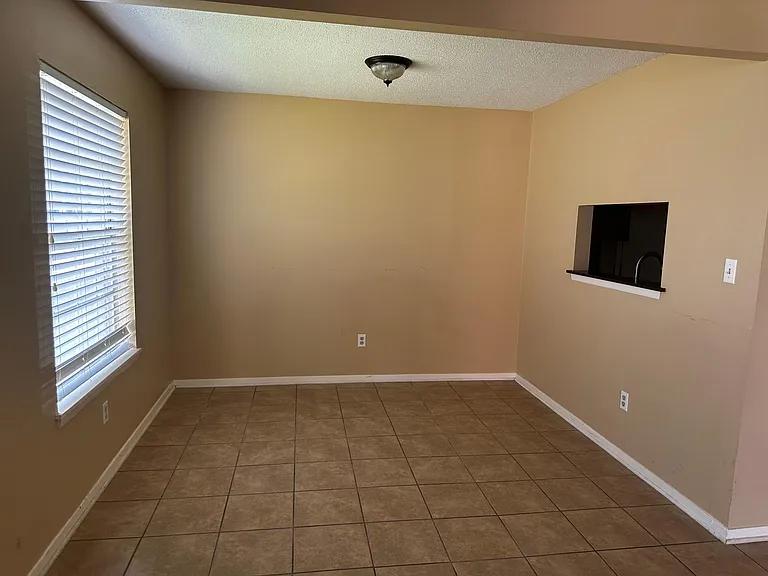 1118 Violet Ave #A — Photo 3