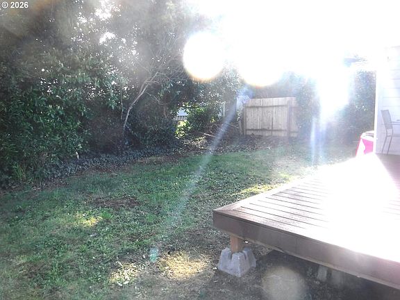 4th image of 2075 Johnson St