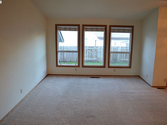 3rd image of 1920 NE 66th St