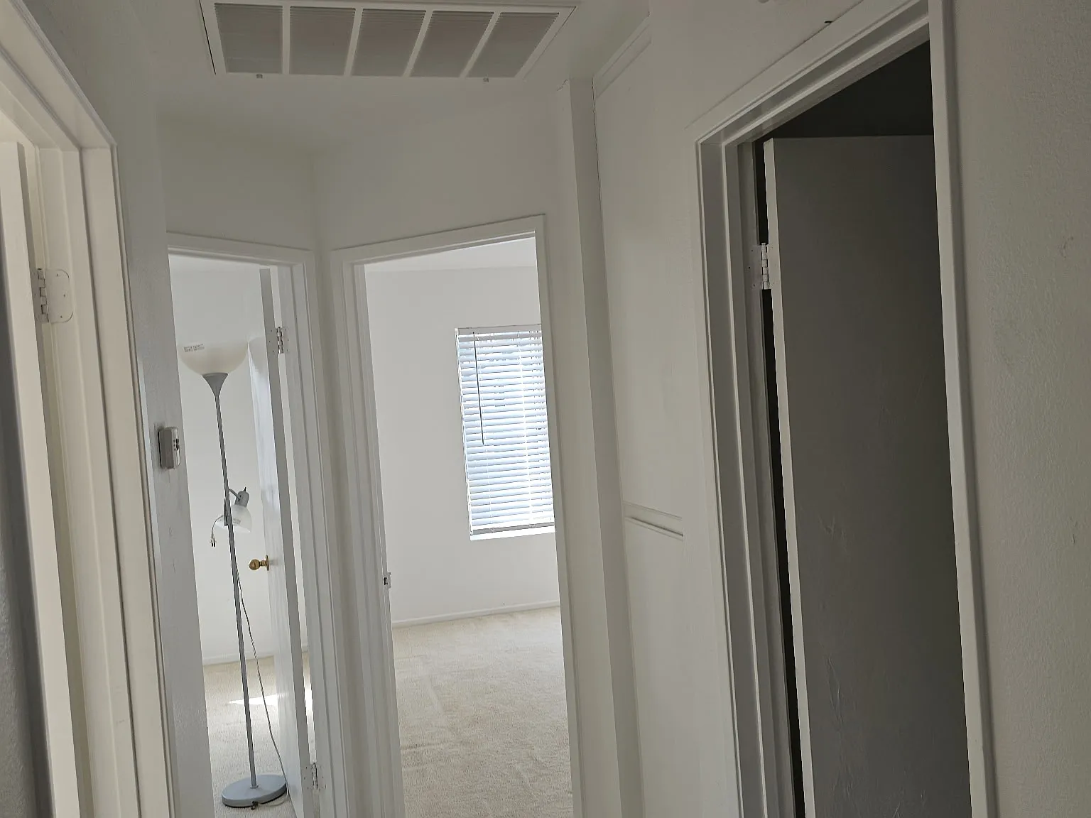 4 bed, 2.5 bath, 1662 sqft, $3,000 — Photo 4