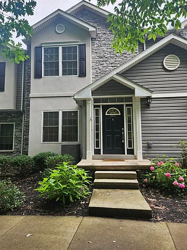 680 Oakwood Ave #G Photo 1 680 Oakwood Ave #G Photo 1
