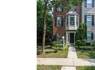1002 Harrison Cres, Alexandria, VA 22304
