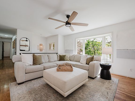 5th image of 2416 Wine Ridge Dr