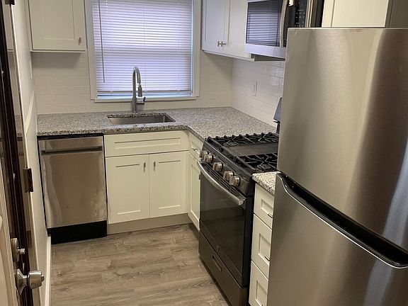 2nd image of 130 East St