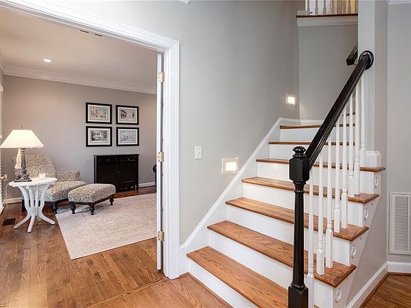 3rd image of 6732 Kenbeck Ct