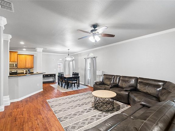 4th image of 6025 Natchez Dr
