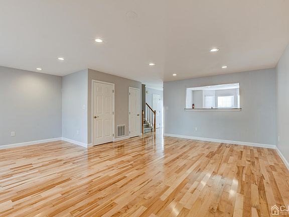 5th image of 10 Ashley Ct #1010