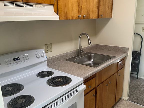 3rd image of 310 12th Ave E APT 206