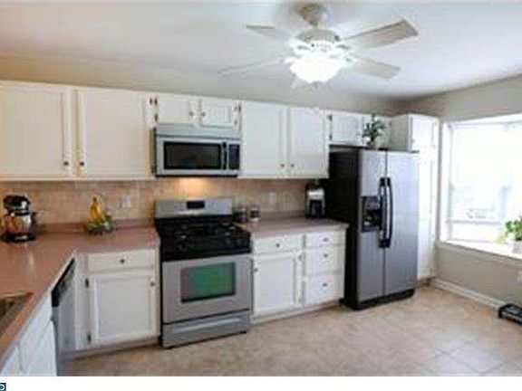 2nd image of 124 Valerie Ln