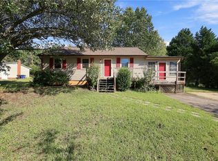 3215 Meadow Ln, Winston Salem, NC 27107