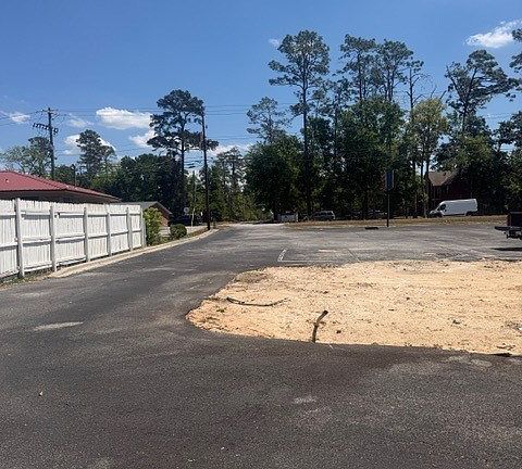 4th image of 2300 Bemiss Rd