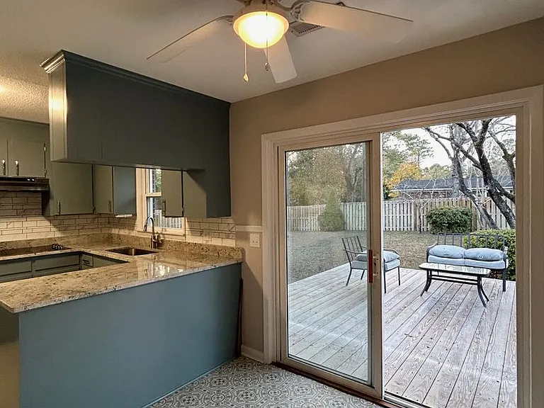 408 Lynette Dr — Photo 9