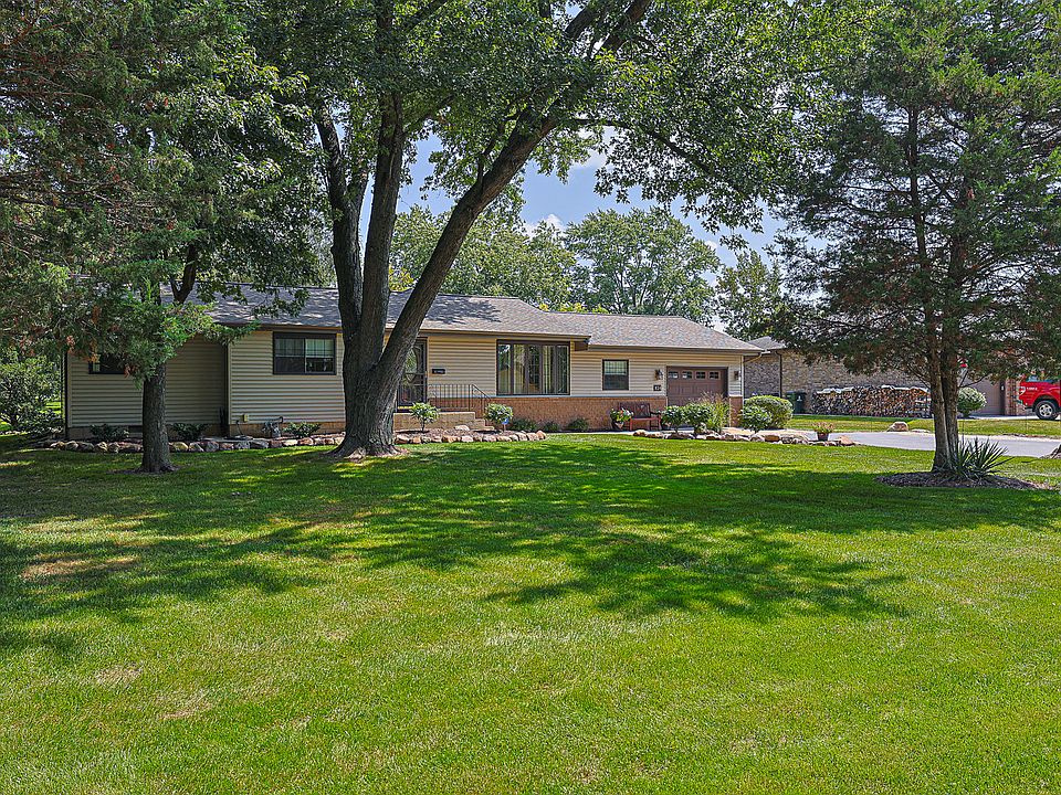 1st image of 824 Ogden Rd