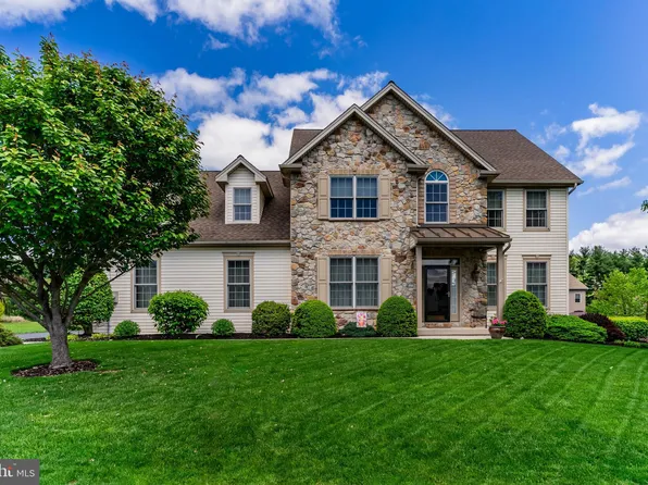 5820 Fawn Meadow Ln, Enola, PA 17025