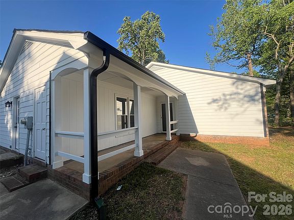 4th image of 1712 Blandford Dr