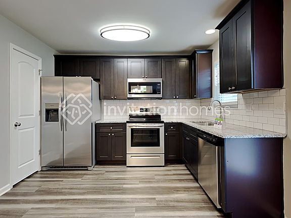 5th image of 122 Olivia Ln