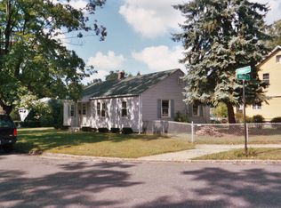 26 Embury St, Springfield, MA 01109