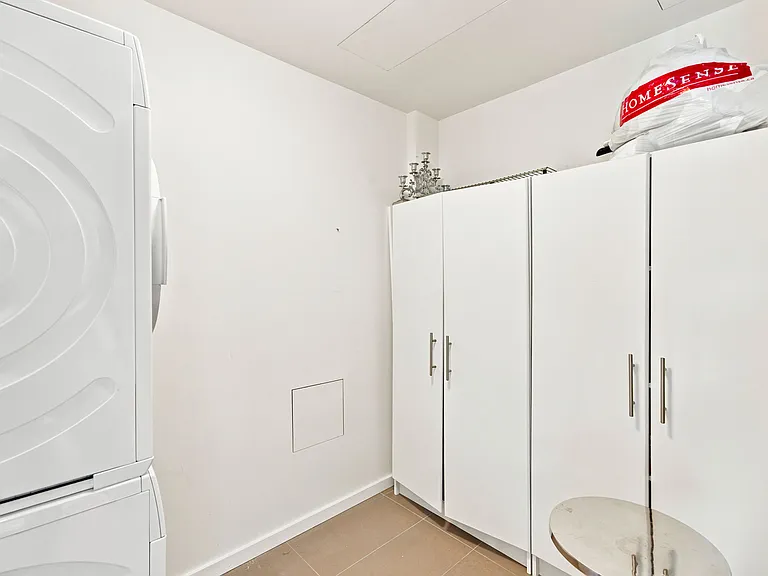 1151 Georgia St W #5606 — Photo 17